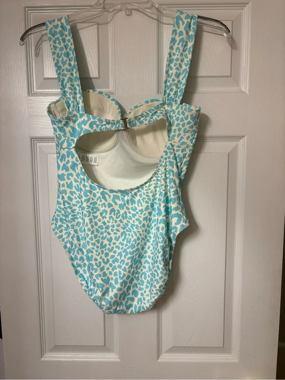 New w/out tags beautiful Kate Spade white/aqua animal print swimsuit. Sz XL.